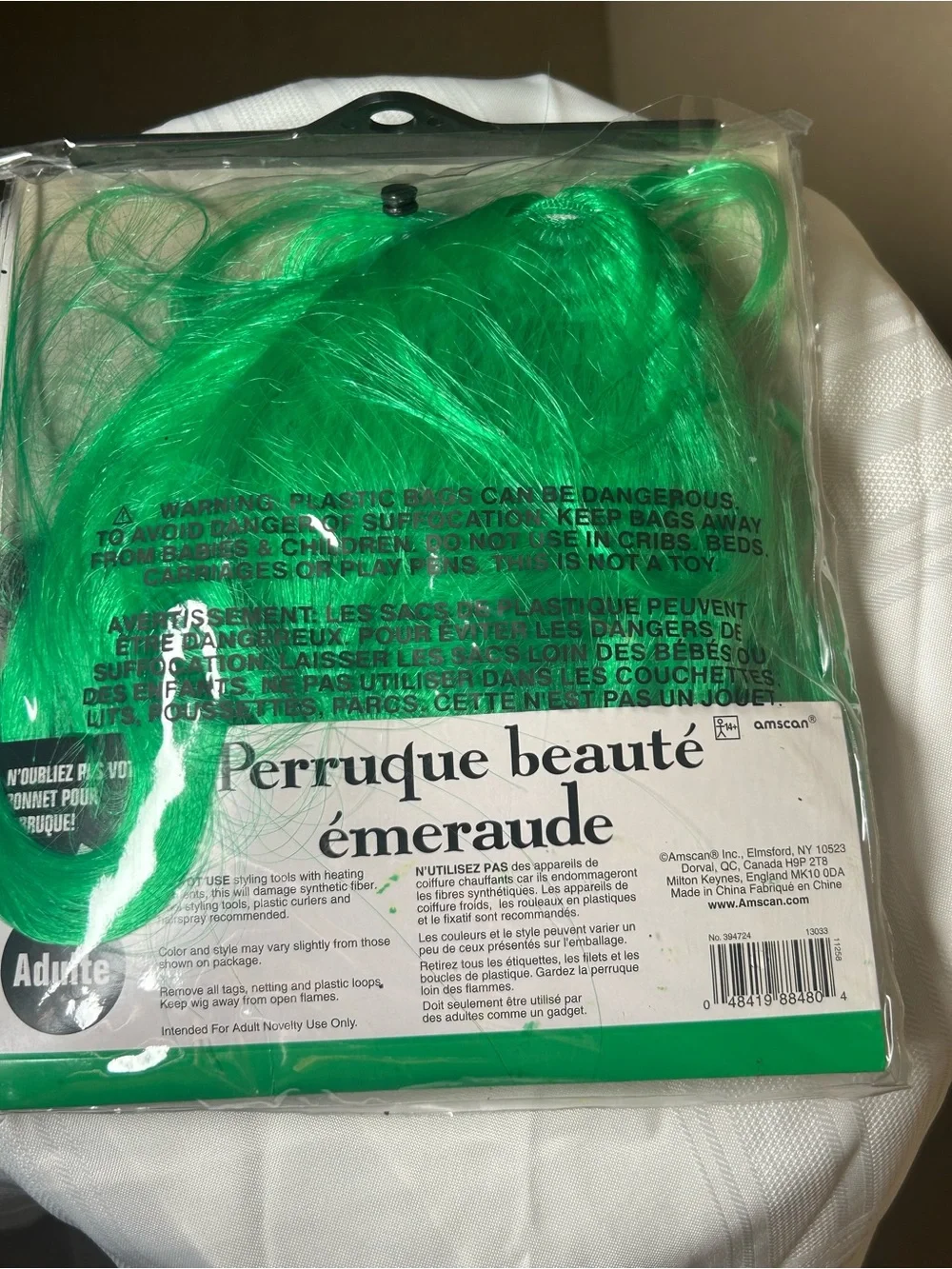Halloween costume wig Amscan Emerald Beauty Wig in Bright Green